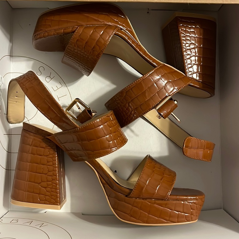 UO Rachel Crocodile Platform Heels